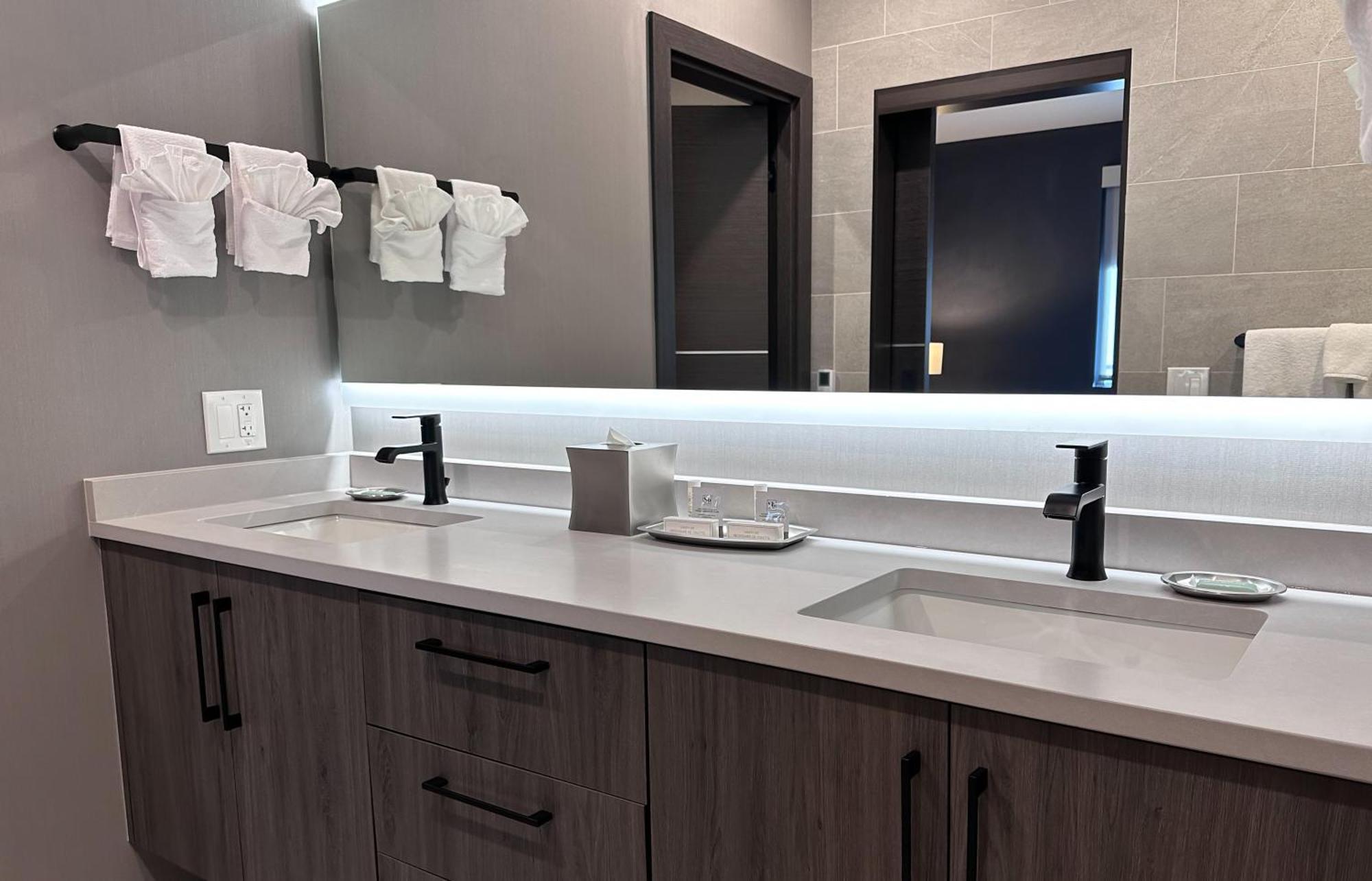 Springhill Suites By Marriott Chicago Chinatown Ngoại thất bức ảnh